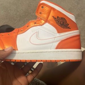 Jordan 1 metallic orange